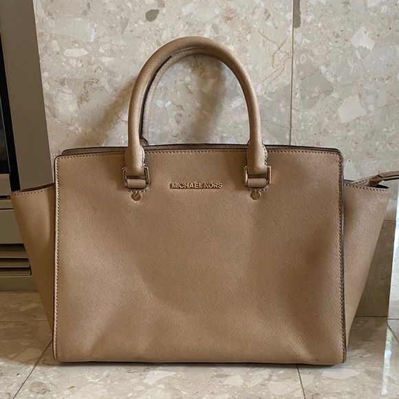 Michael Kors Handbags - Michael Kors Beige Satchel Bag